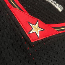 Carregar imagem no visualizador da galeria, Cropped Allen Iverson Philladelphia 76ers Mitchell & Ness - GOAT STORE