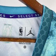 Carregar imagem no visualizador da galeria, Jersey Charlotte Hornets Lamelo Ball MVP Select Series - GOAT STORE