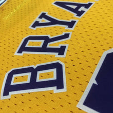 Carregar imagem no visualizador da galeria, Cropped Kobe Bryant Los Angeles Lakers Mitchell & Ness - GOAT STORE