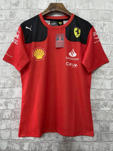 Carregar imagem no visualizador da galeria, Camisa Scuderia Ferrari - 2023 - GOAT STORE