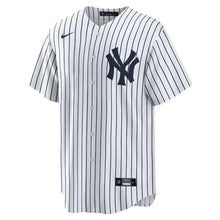Carregar imagem no visualizador da galeria, Jersey New York Yankees Nike White - GOAT STORE