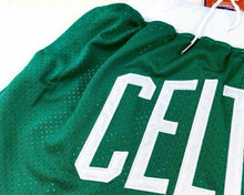 Carregar imagem no visualizador da galeria, Short NBA Boston Celtics Retrô - GOAT STORE