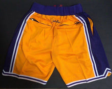 Carregar imagem no visualizador da galeria, Short NBA Lakers Retrô - GOAT STORE