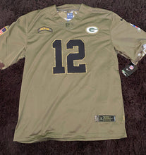 Carregar imagem no visualizador da galeria, Jersey Green Bay Packers Salute To Service 2021 - GOAT STORE