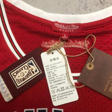 Carregar imagem no visualizador da galeria, Cropped Michael Jordan ChIcago Bulls Mitchell & Ness - GOAT STORE