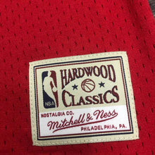 Carregar imagem no visualizador da galeria, Cropped Scott Pippen ChIcago Bulls Mitchell & Ness - GOAT STORE