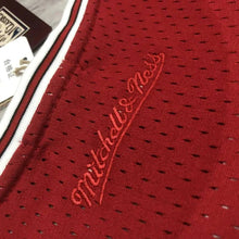 Carregar imagem no visualizador da galeria, Cropped Michael Jordan ChIcago Bulls Mitchell & Ness - GOAT STORE