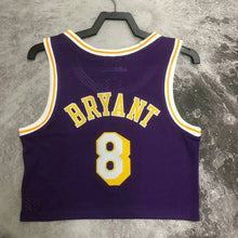 Carregar imagem no visualizador da galeria, Cropped Kobe Bryant Los Angeles Lakers Mitchell & Ness - Roxa - GOAT STORE