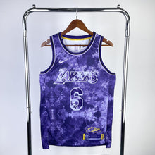 Carregar imagem no visualizador da galeria, Jersey Los Angeles Lakers Lebron James MVP Select Series - GOAT STORE
