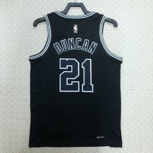 Carregar imagem no visualizador da galeria, Jersey San Antonio Spurs Classic Edition 22/23 - GOAT STORE
