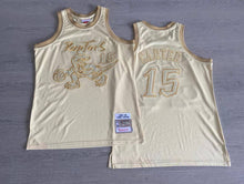 Carregar imagem no visualizador da galeria, Jersey Toronto Raptors Especial Mitchell and Ness - Vince Carter - GOAT STORE
