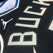 Carregar imagem no visualizador da galeria, Jersey Milwaukee Bucks Statement Edition 22/23 - GOAT STORE
