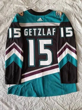 Carregar imagem no visualizador da galeria, Jersey Anaheim Ducks Getzlaf 15 - GOAT STORE
