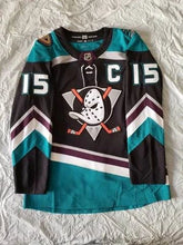 Carregar imagem no visualizador da galeria, Jersey Anaheim Ducks Getzlaf 15 - GOAT STORE
