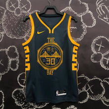 Carregar imagem no visualizador da galeria, Jersey Golden State Warrios City Edition 18/19 - GOAT STORE
