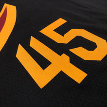 Carregar imagem no visualizador da galeria, Jersey Cleveland Cavaliers Statement Edition 22/23 - GOAT STORE
