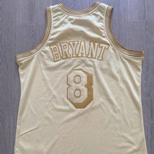 Carregar imagem no visualizador da galeria, Jersey LA Lakers Mitchell and Ness - Kobe Bryant - GOAT STORE
