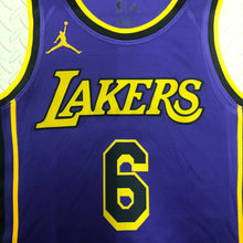 Carregar imagem no visualizador da galeria, Jersey Los Angeles Lakers Statement Edition 22/23 - GOAT STORE
