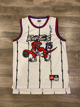 Carregar imagem no visualizador da galeria, Jersey Toronto Raptors White- Vince Carter 01&#39; - GOAT STORE

