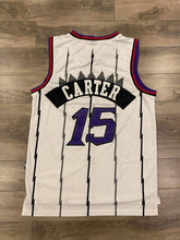 Carregar imagem no visualizador da galeria, Jersey Toronto Raptors White- Vince Carter 01&#39; - GOAT STORE
