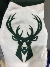 Carregar imagem no visualizador da galeria, Short NBA Milwaukee Bucks Icon Edition - GOAT STORE
