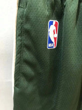 Carregar imagem no visualizador da galeria, Short NBA Milwaukee Bucks Icon Edition - GOAT STORE
