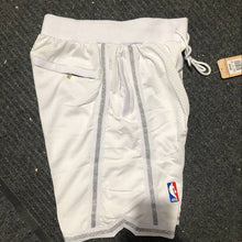 Carregar imagem no visualizador da galeria, Short NBA Lakers White - GOAT STORE
