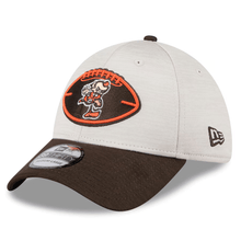 Carregar imagem no visualizador da galeria, Boné Cleveland Browns New Era - GOAT STORE
