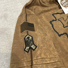 Carregar imagem no visualizador da galeria, Moletom Kansas City Chiefs Salute To Service - GOAT STORE
