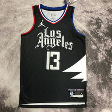 Carregar imagem no visualizador da galeria, Jersey Los Angeles Clippers Statement Edition 23/24 - Paul George - GOAT STORE
