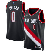 Carregar imagem no visualizador da galeria, Jersey Portland Trail Blazers Icon Edition - Damian Lillard - GOAT STORE

