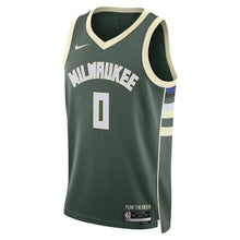 Carregar imagem no visualizador da galeria, Jersey Milwaukee Bucks 23/24 Icon Edition - Damian Lillard - GOAT STORE
