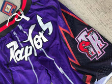 Carregar imagem no visualizador da galeria, Short NBA Toronto Raptors Retrô - GOAT STORE
