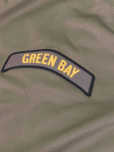 Carregar imagem no visualizador da galeria, Jersey Green Bay Packers Salute To Service 2021 - GOAT STORE
