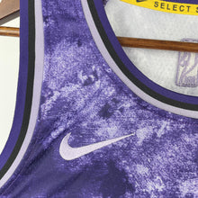 Carregar imagem no visualizador da galeria, Jersey Los Angeles Lakers Lebron James MVP Select Series - GOAT STORE
