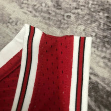Carregar imagem no visualizador da galeria, Cropped Michael Jordan ChIcago Bulls Mitchell &amp; Ness - GOAT STORE
