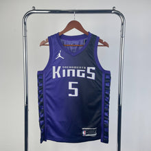 Carregar imagem no visualizador da galeria, Jersey Sacramento Kings Statement Edition 23/24 - GOAT STORE
