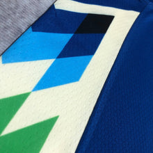 Carregar imagem no visualizador da galeria, Jersey Milwaukee Bucks City Edition 22/23 - GOAT STORE
