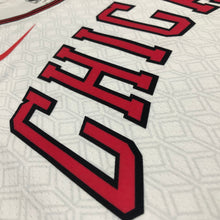 Carregar imagem no visualizador da galeria, Jersey Chicago Bulls City Edition 22/23 - GOAT STORE

