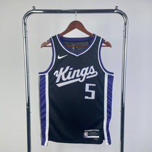 Carregar imagem no visualizador da galeria, Jersey Sacramento Kings Icon Edition 23/24 - GOAT STORE
