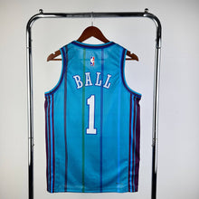 Carregar imagem no visualizador da galeria, Jersey Charlotte Hornets Classic Edition 23/24 - GOAT STORE
