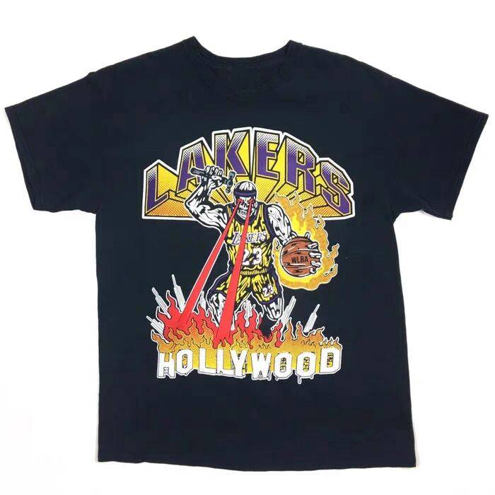 Camiseta Nba x Warren Lotas Lakers Burning Hollywood - GOAT STORE