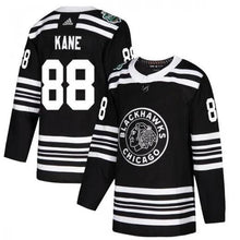 Carregar imagem no visualizador da galeria, Jersey Chicago Blackhawks Player Jersey Black - GOAT STORE
